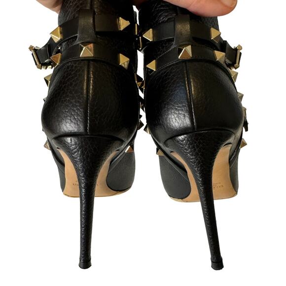 Valentino Garavani Black Pebbled Leather Rockstud Ankle Boots Size 40 Gold Studs - Picture 11 of 14